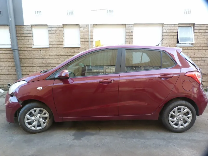 2015 Hyundai Grand i10 view 4