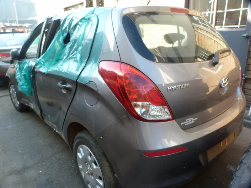 2012 Hyundai i20 view 5