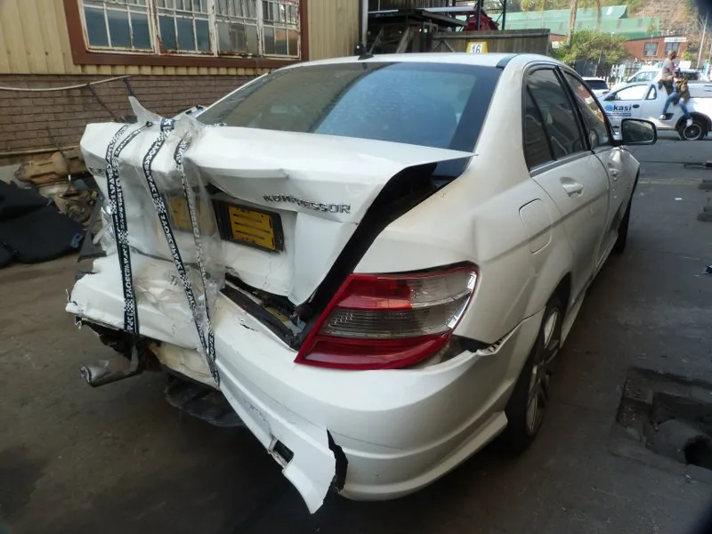 2008 Mercedes-Benz C-Class view 6