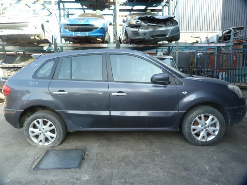 2011 Renault Koleos view 4