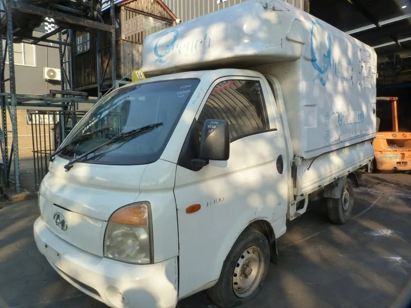 2004 Hyundai H100 Bakkie view 2