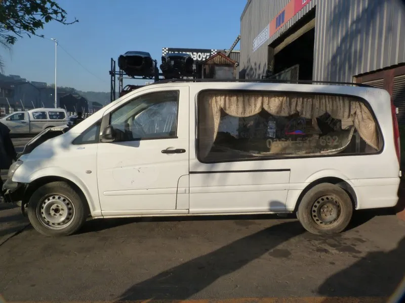 2014 Mercedes-Benz Vito view 5
