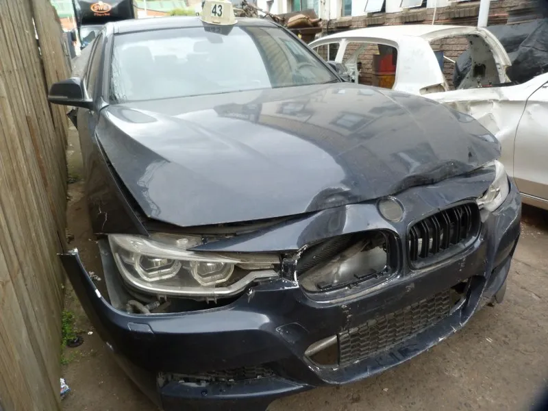 2016 BMW 3 Series view 2
