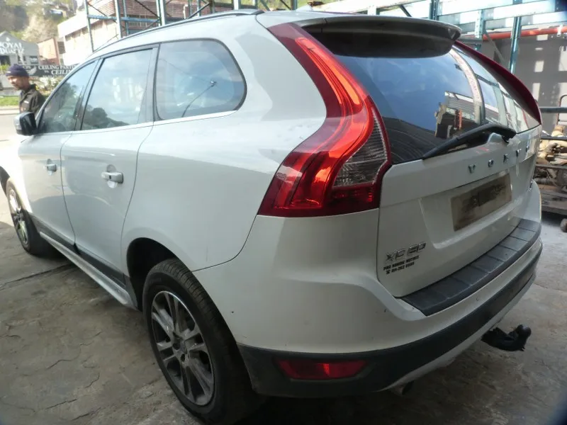 2012 Volvo XC60 view 4