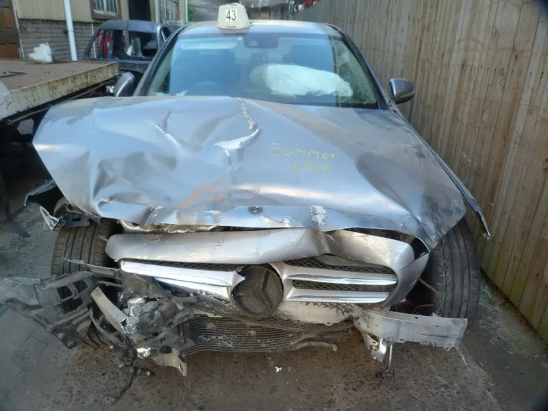 2015 Mercedes-Benz C-Class view 2