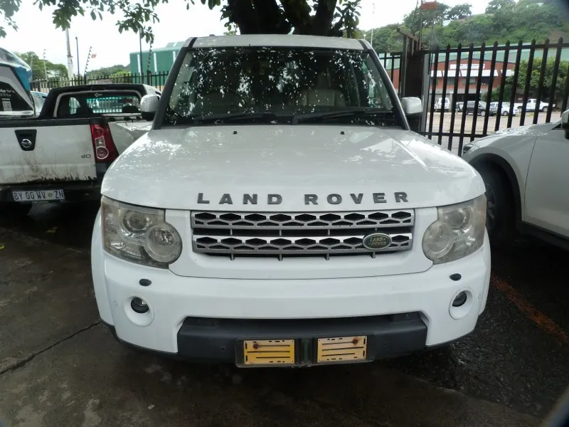 2010 Land Rover Discovery 4 view 9