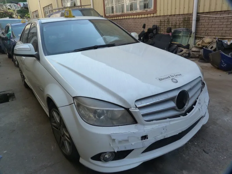 2008 Mercedes-Benz C-Class view 3