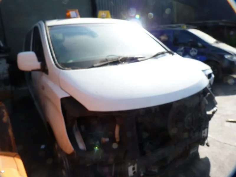 2012 Hyundai H-1 view 3