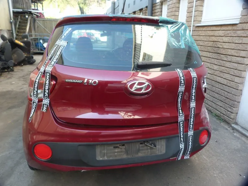 2015 Hyundai Grand i10 view 5