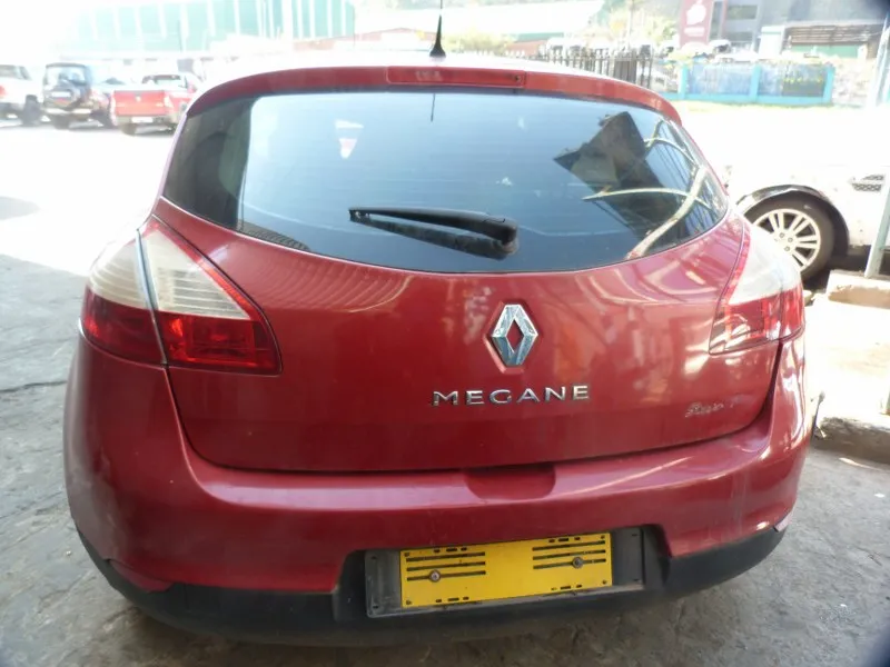 2012 Renault Megane view 4