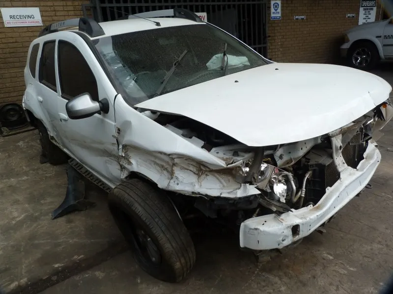 2016 Renault Duster view 2