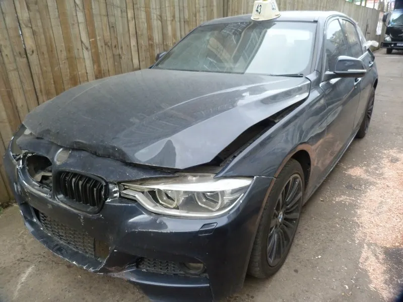 2016 BMW 3 Series view 3