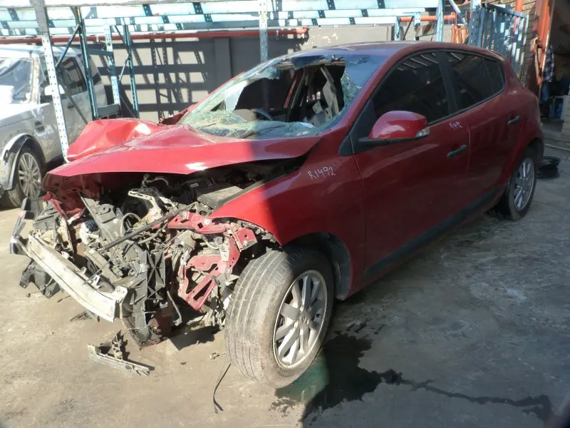 2012 Renault Megane view 2