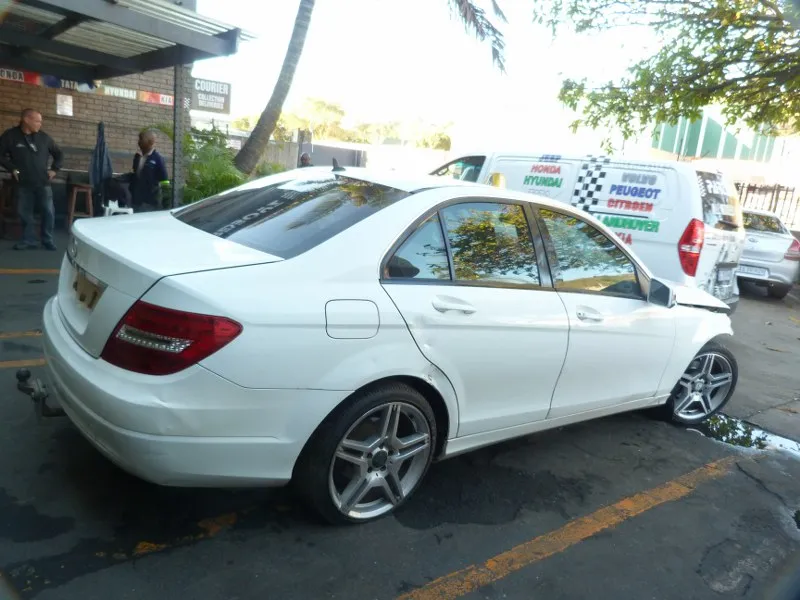 2012 Mercedes-Benz C-Class view 4
