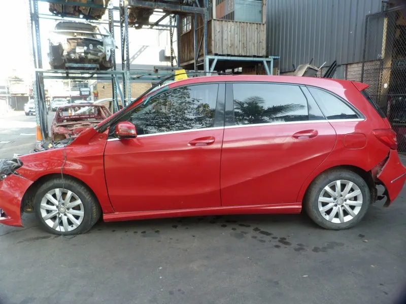 2013 Mercedes-Benz B180 W246 1.8 AT view 4