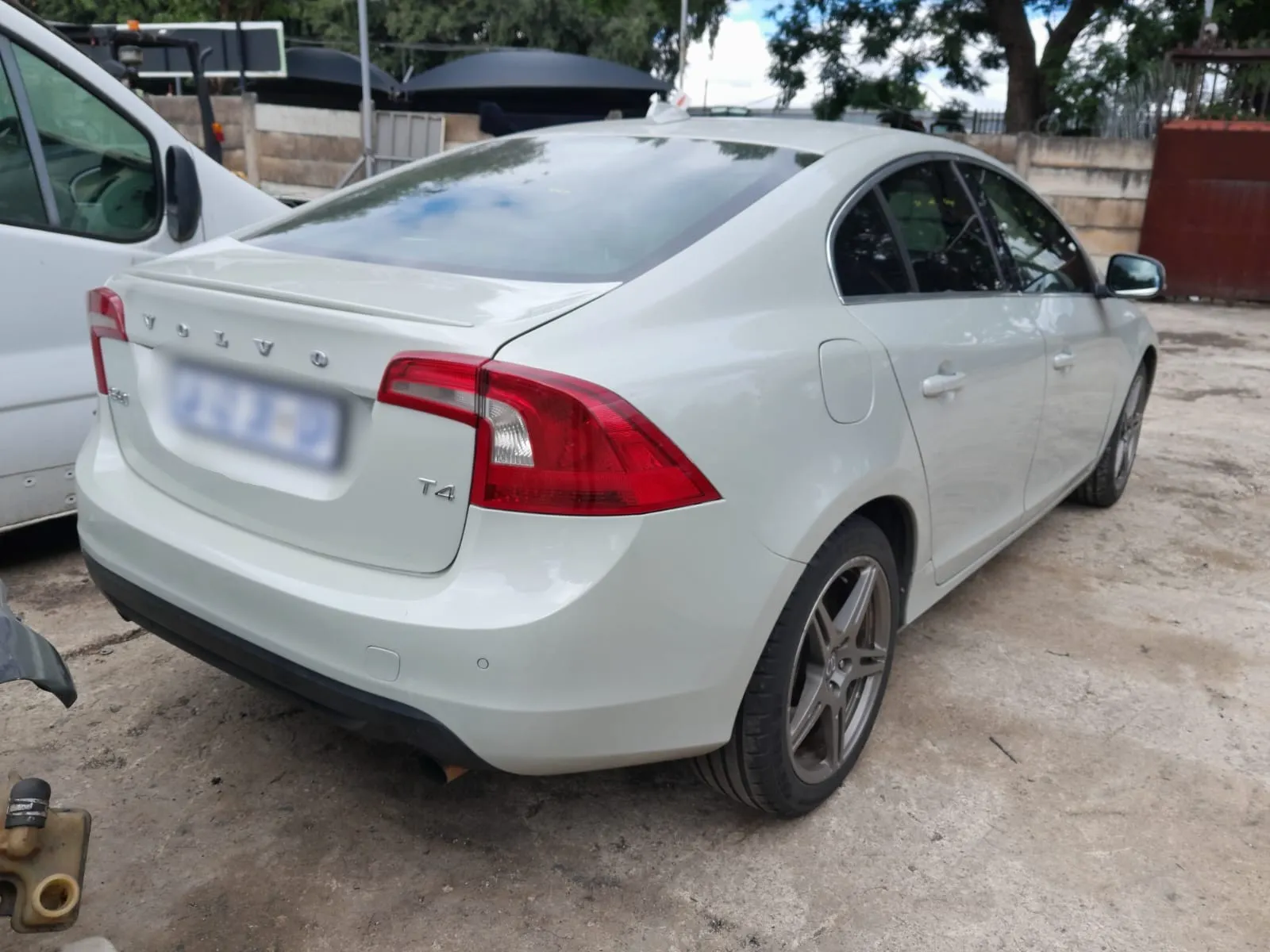 2012 Volvo S60  view 4