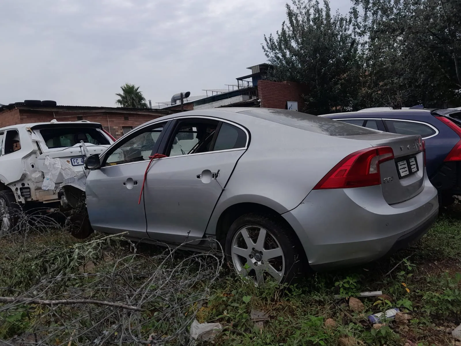 2017 Volvo XC60  view 2