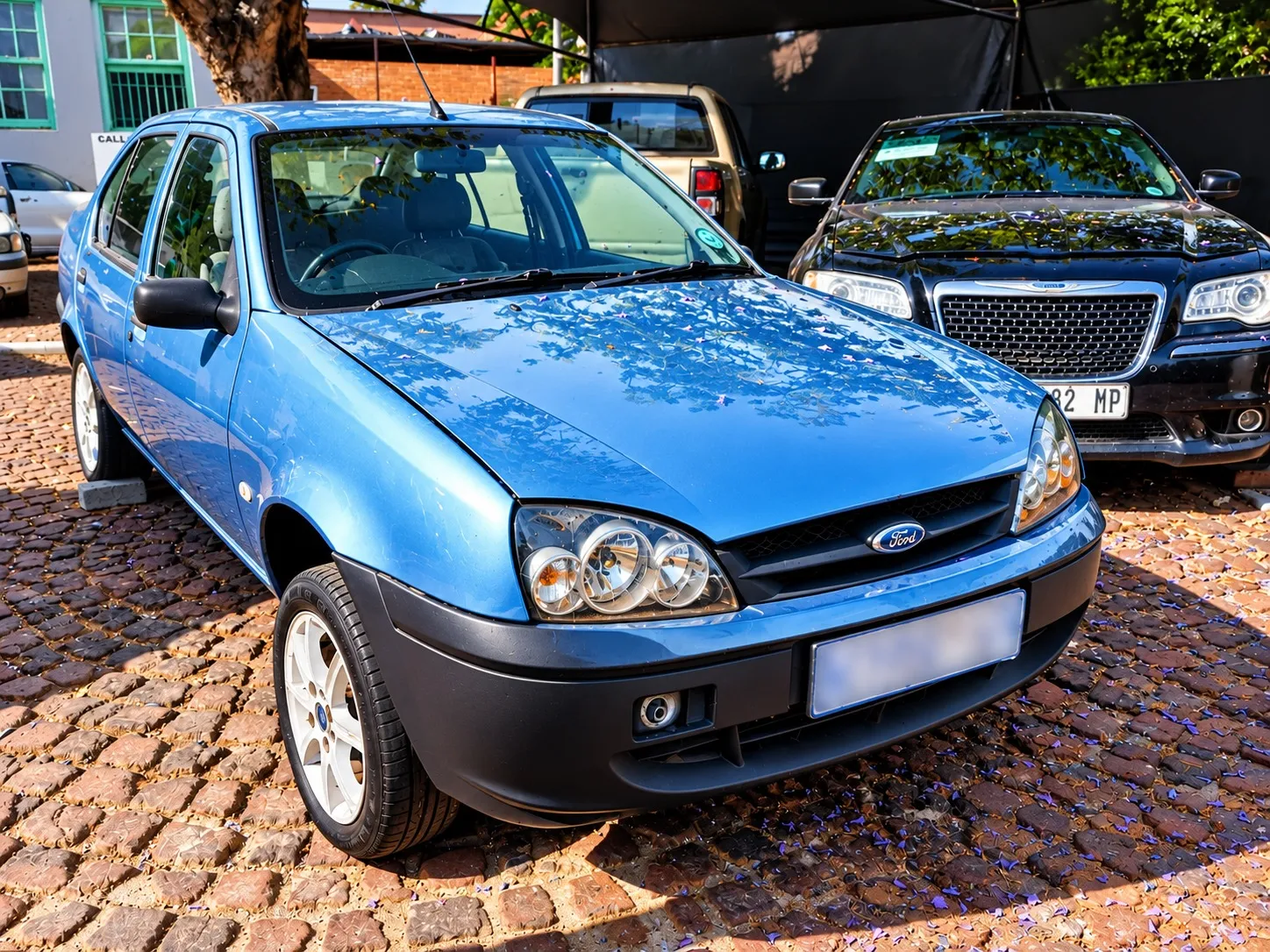 2001 Ford Ikon  view 2
