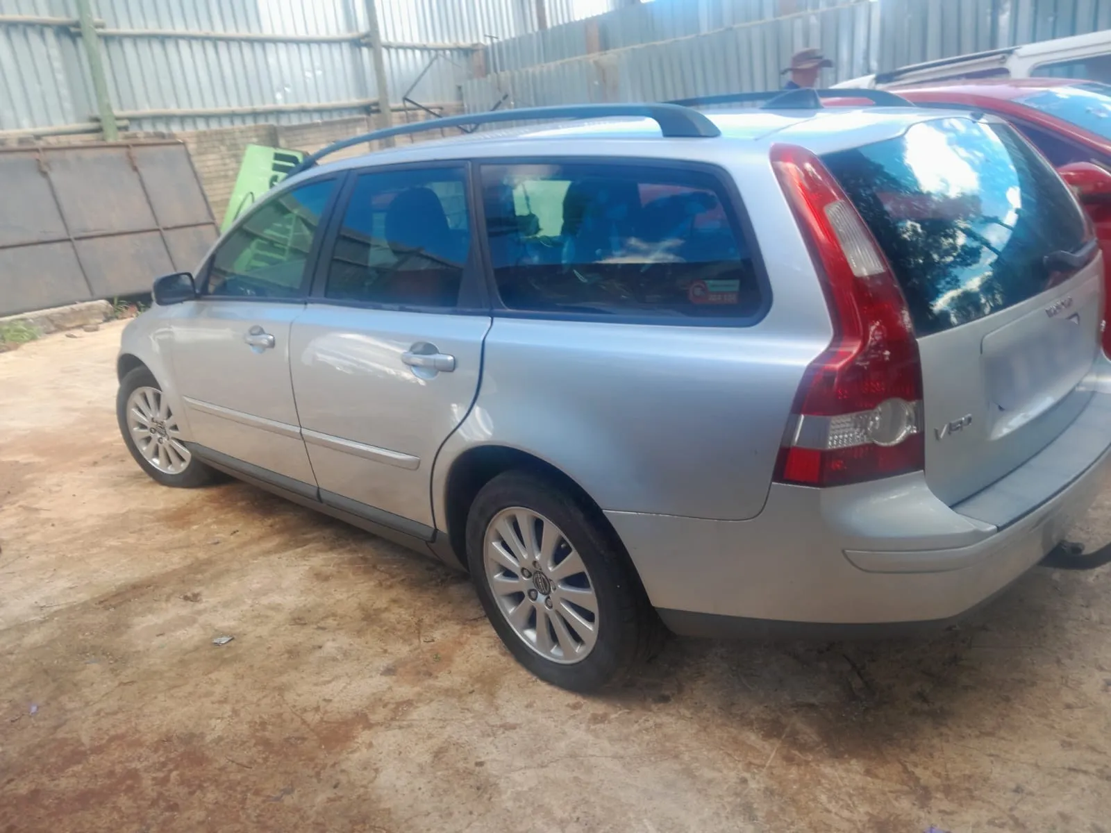 2005 Volvo V50  view 2