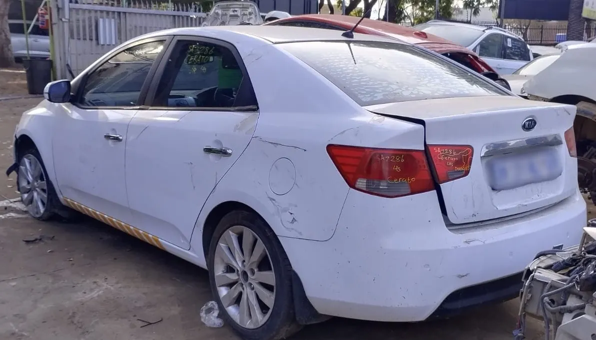 2012 Kia Cerato view 6