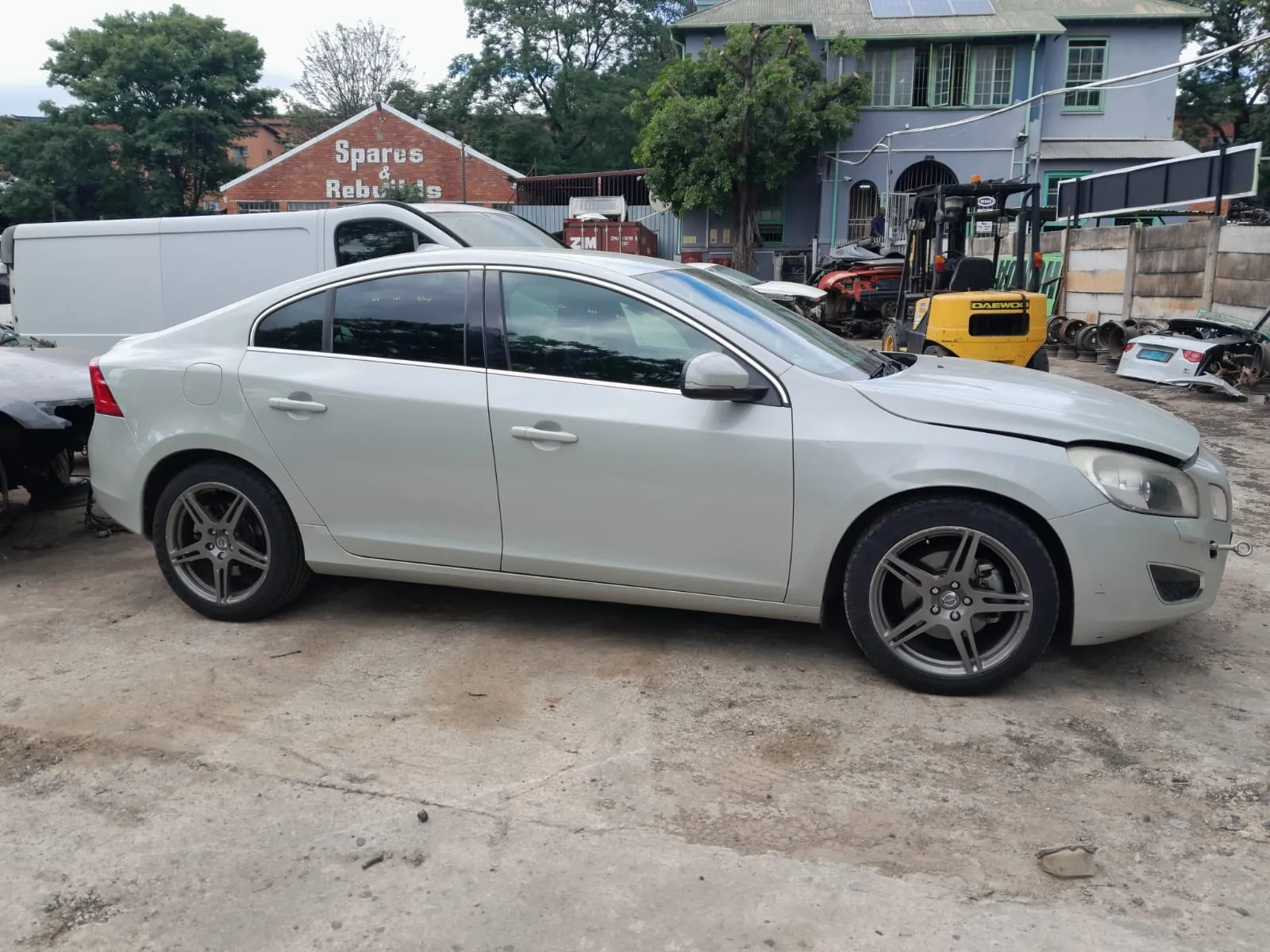 2012 Volvo S60  view 2