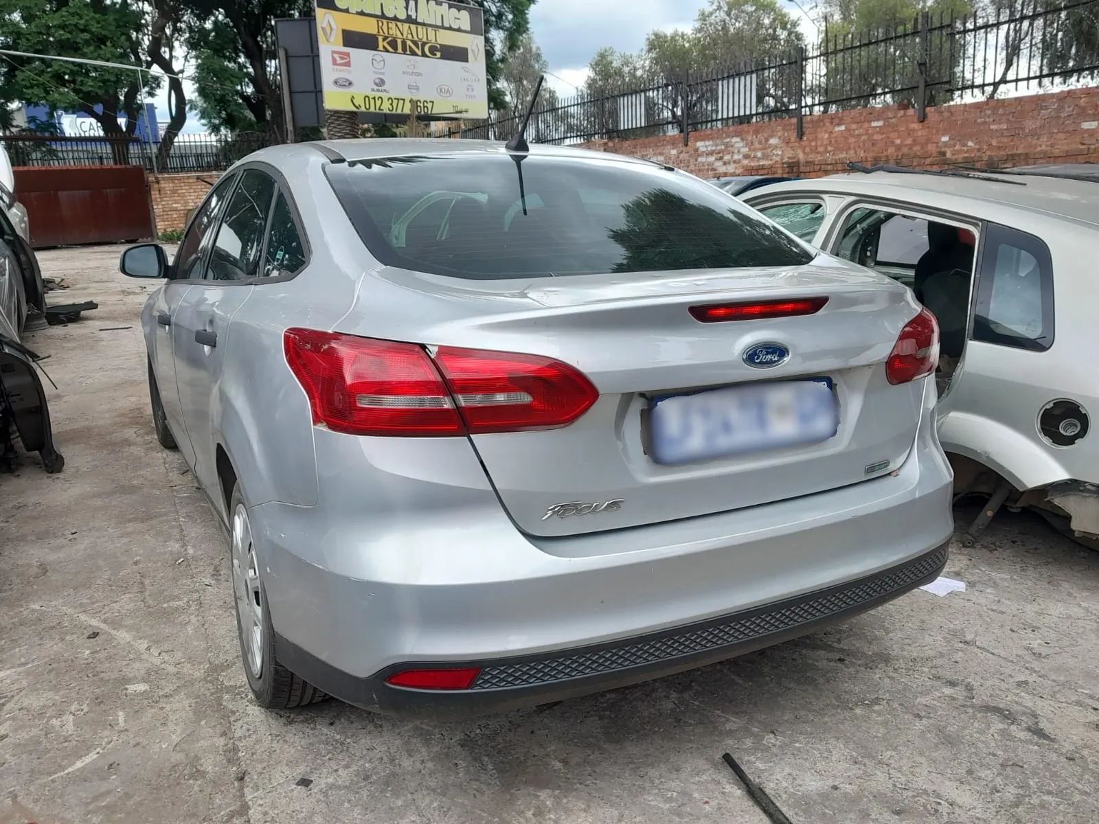 2017 Ford Focus  view 2