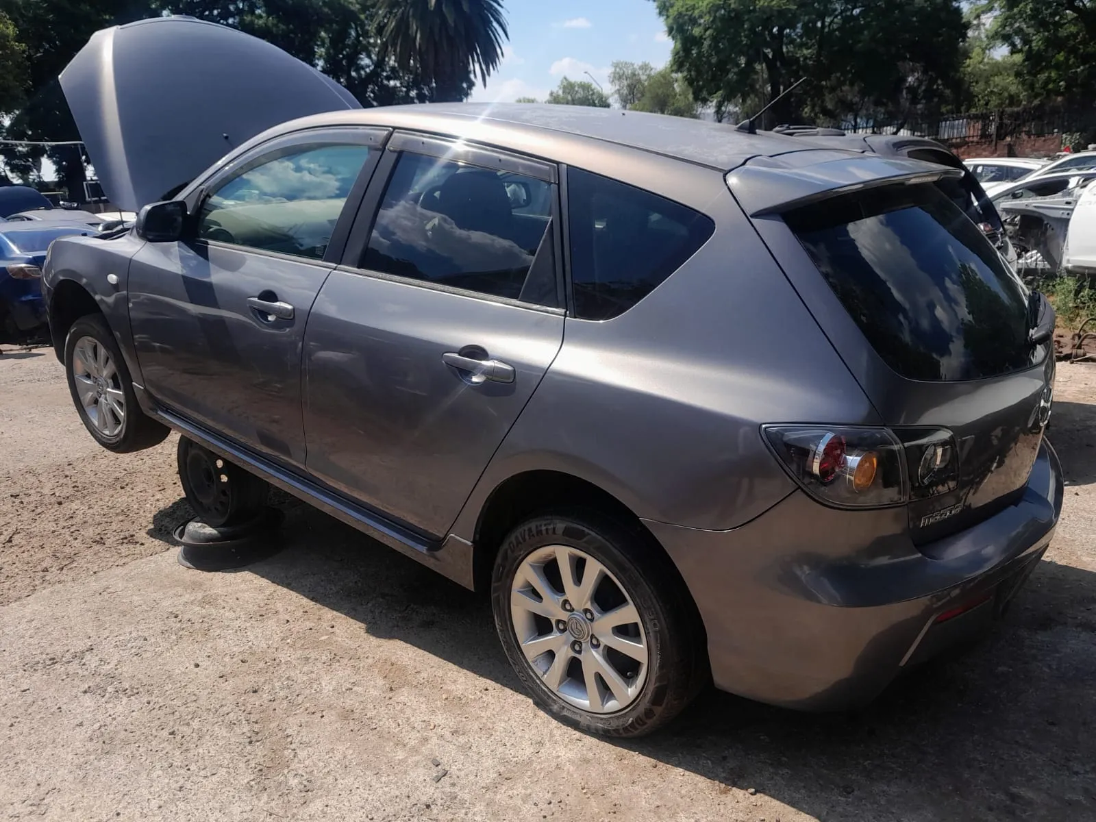 2005 Mazda 3  view 2