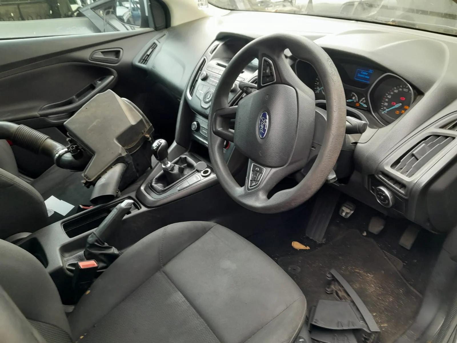 2017 Ford Focus  view 4