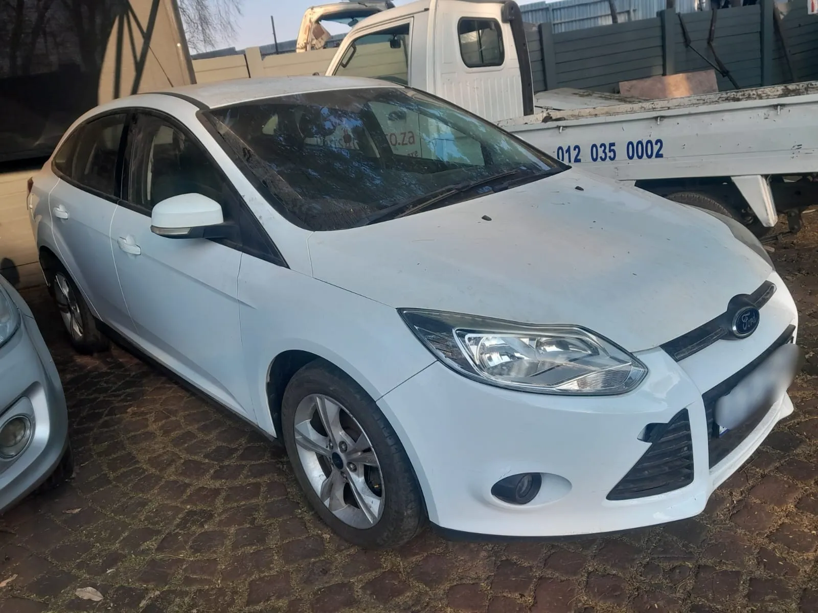 2014 Ford Focus  view 2