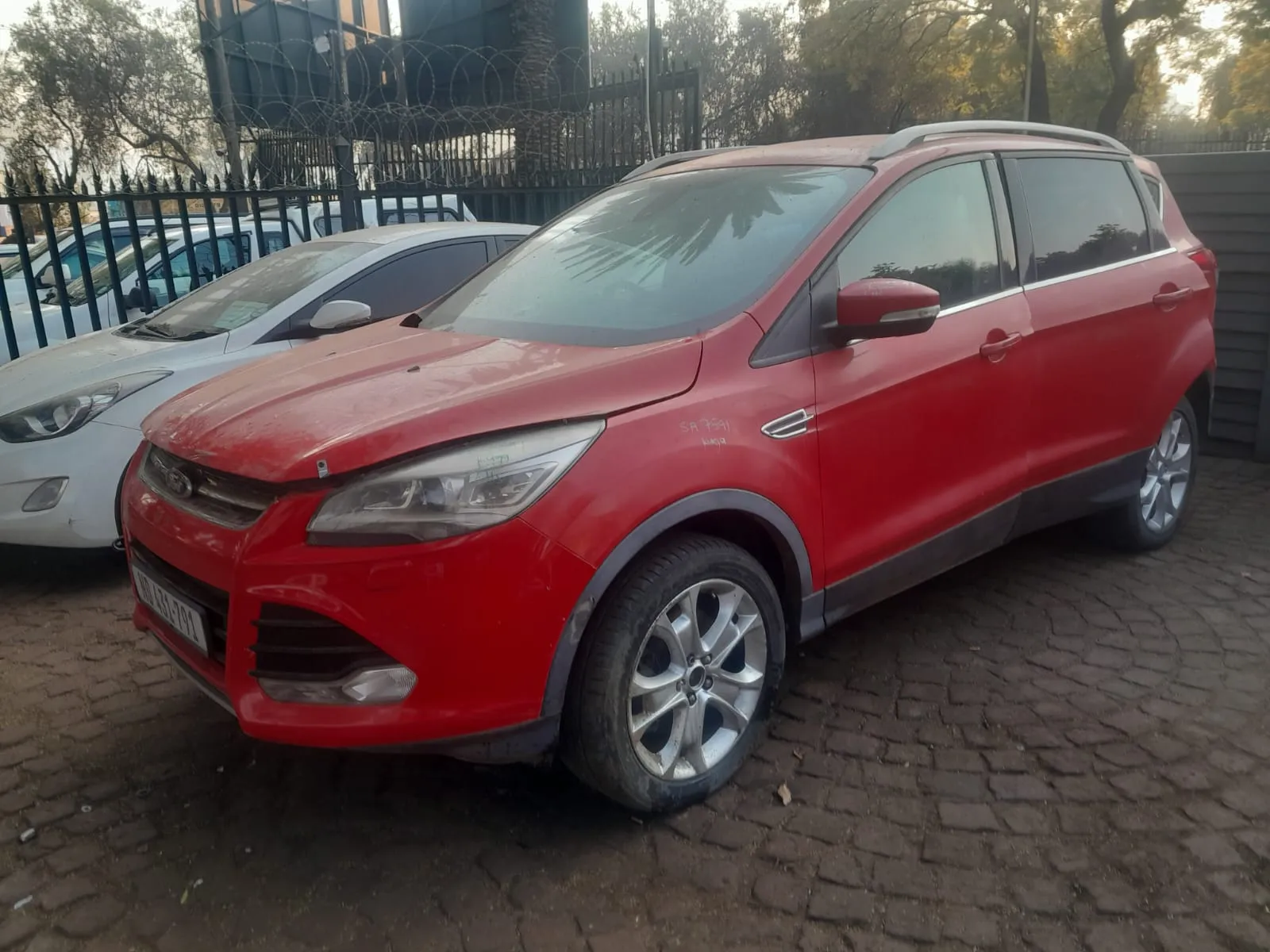 2015 Ford Kuga  view 2