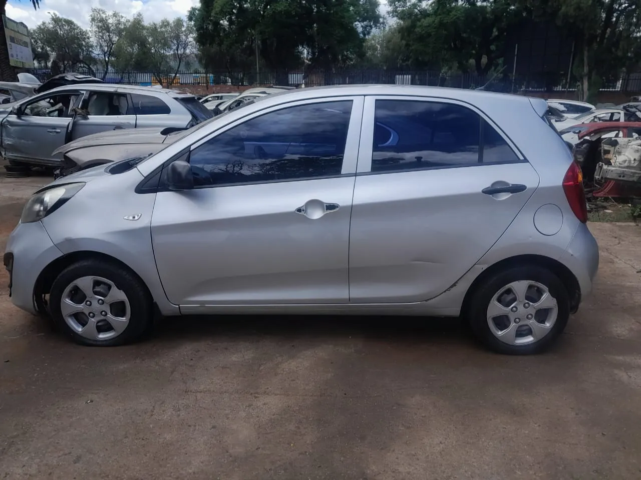 2014 Kia Picanto  view 2
