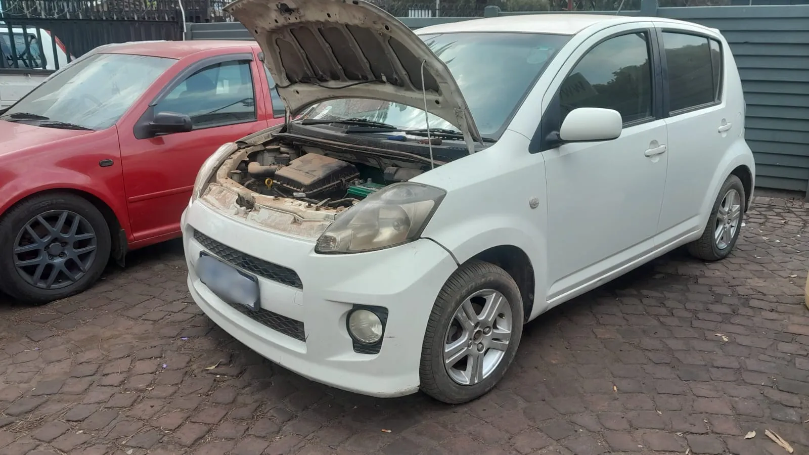 2006 Daihatsu Sirion  view 2