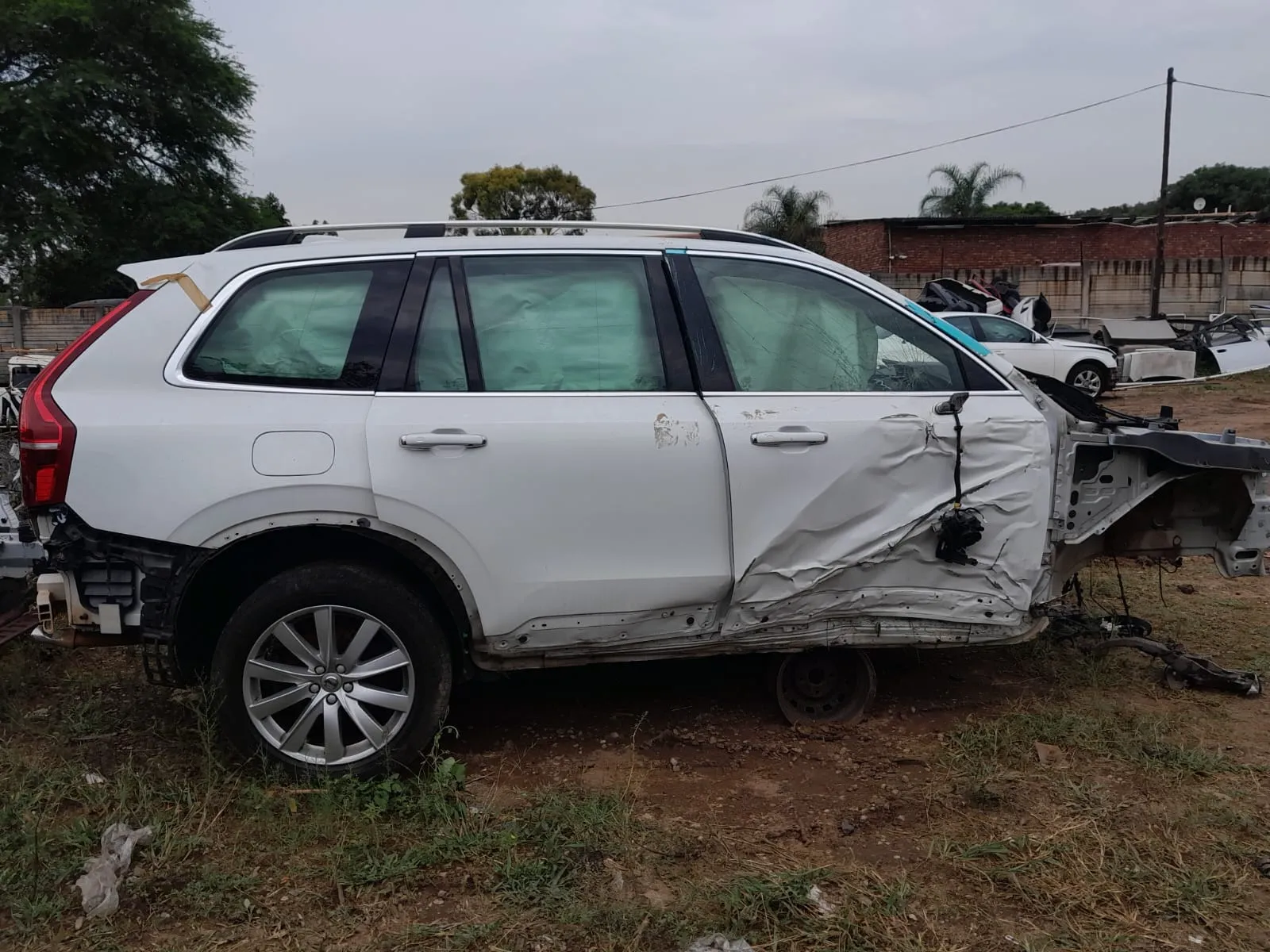 2015 Volvo XC90  view 2