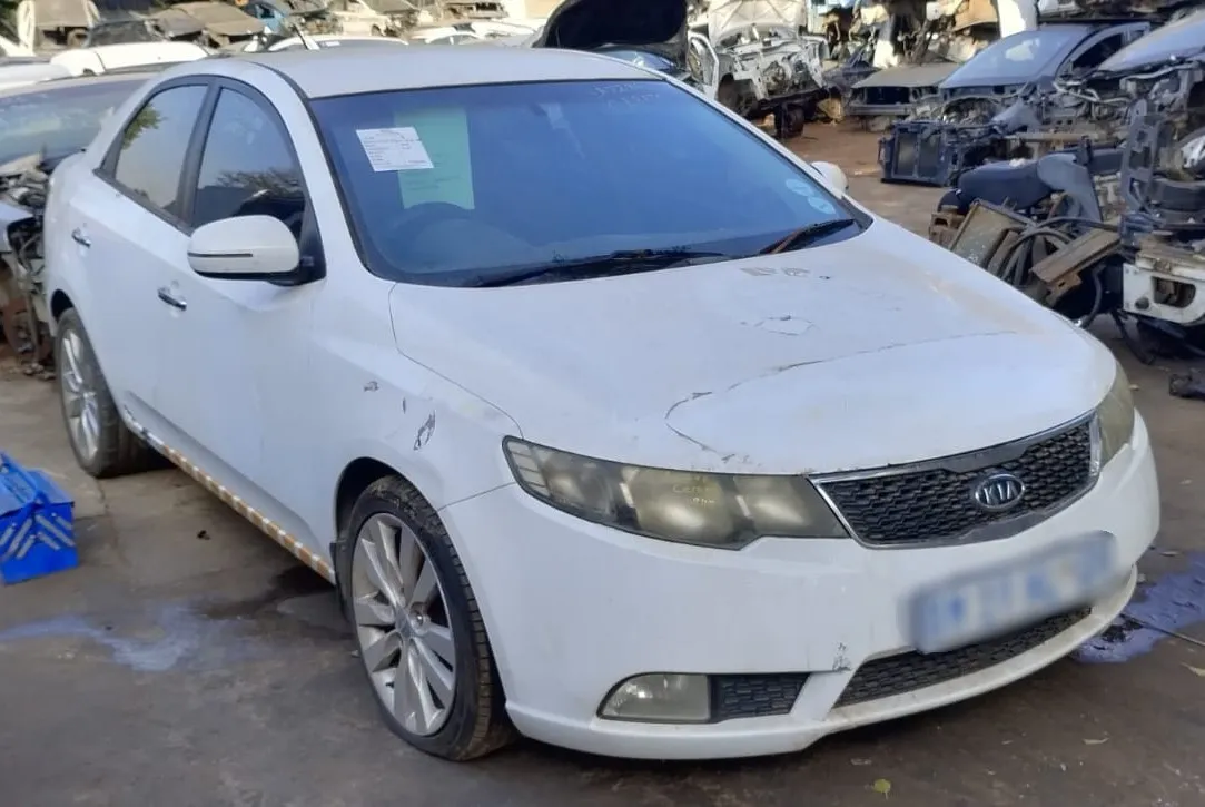 2012 Kia Cerato view 8