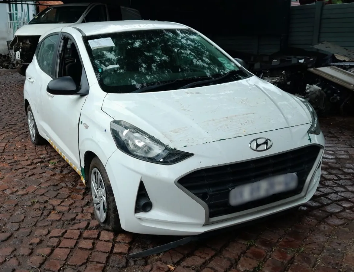 2022 Hyundai i10  view 3
