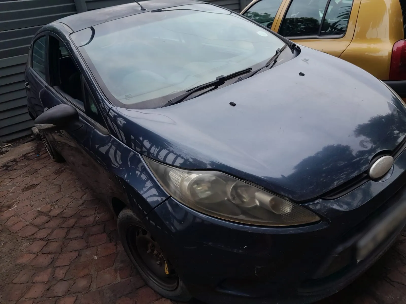2007 Ford Fiesta  view 4