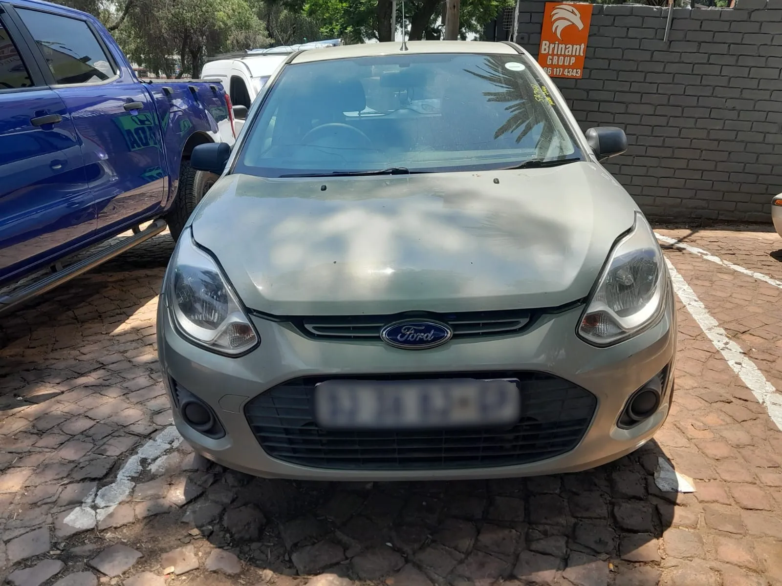 2014 Ford Figo  view 2