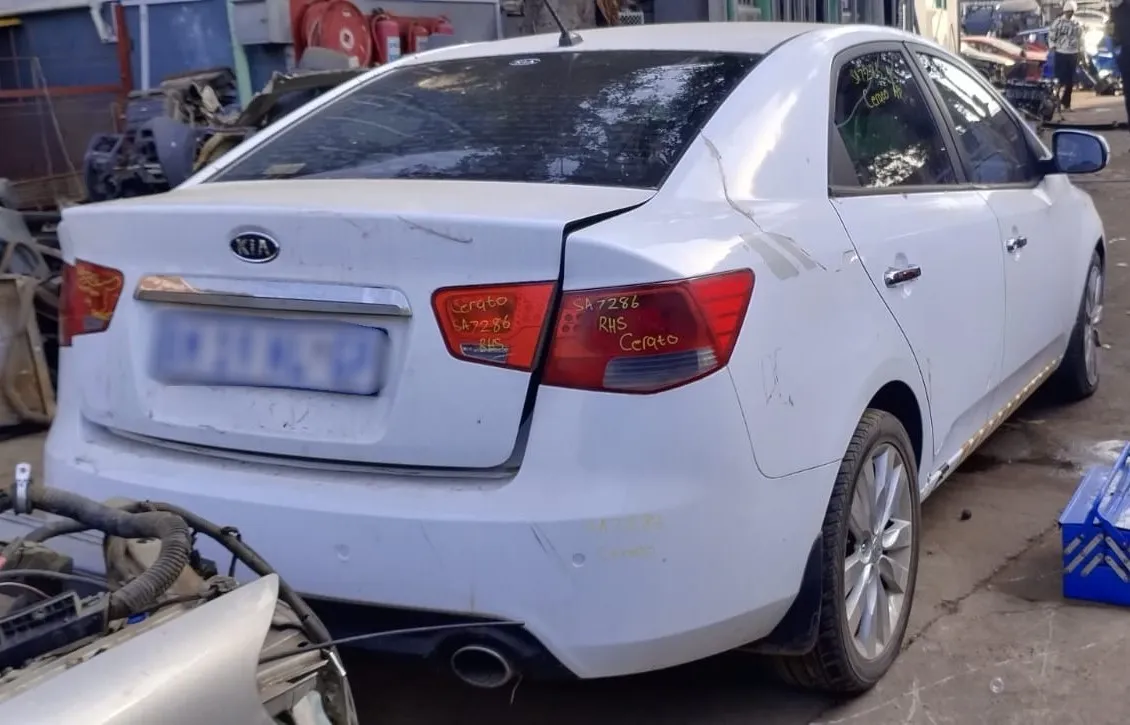 2012 Kia Cerato view 9
