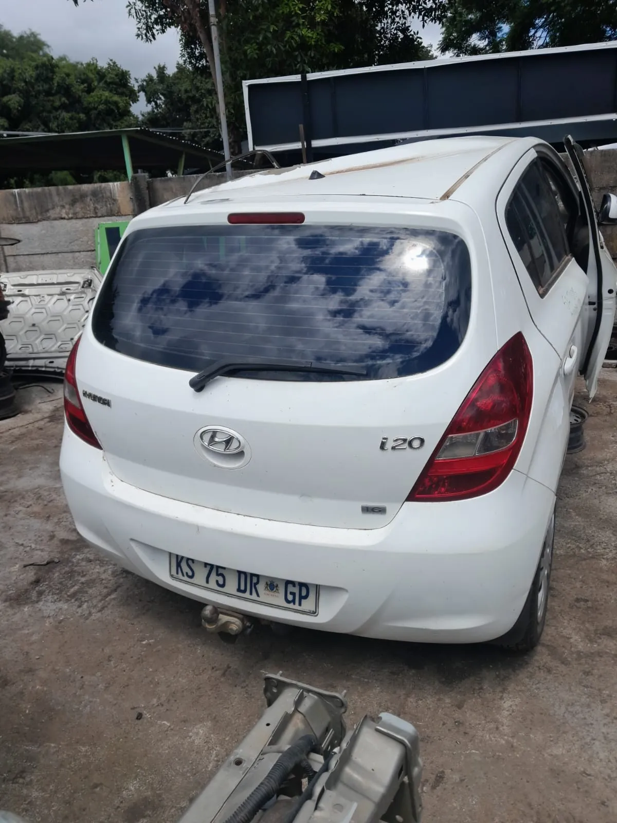 2010 Hyundai i20  view 7