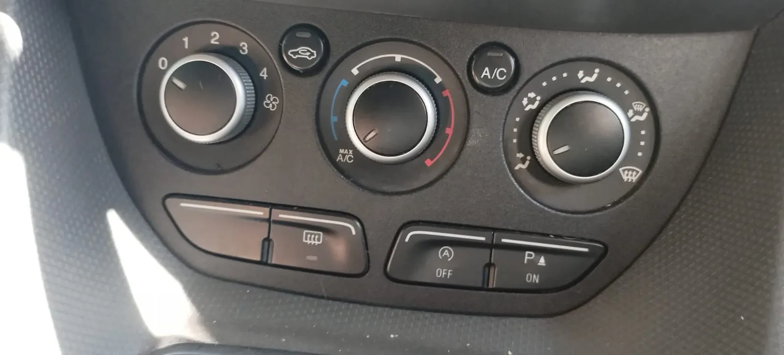 2016 Ford Transit view 10