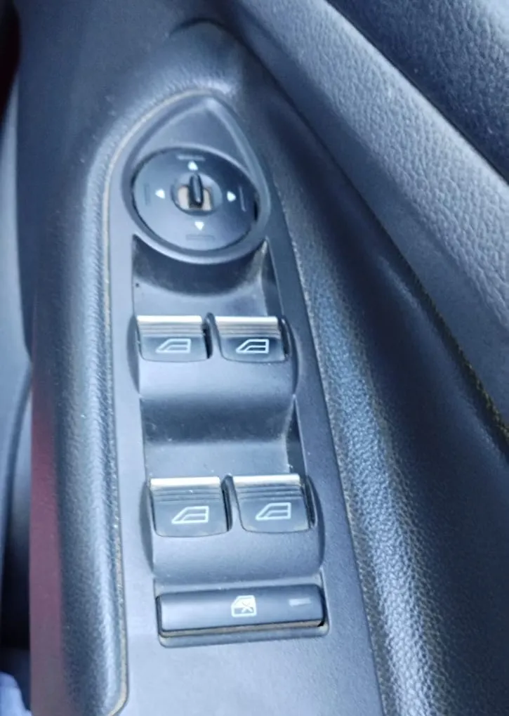 2014 Ford Kuga view 9