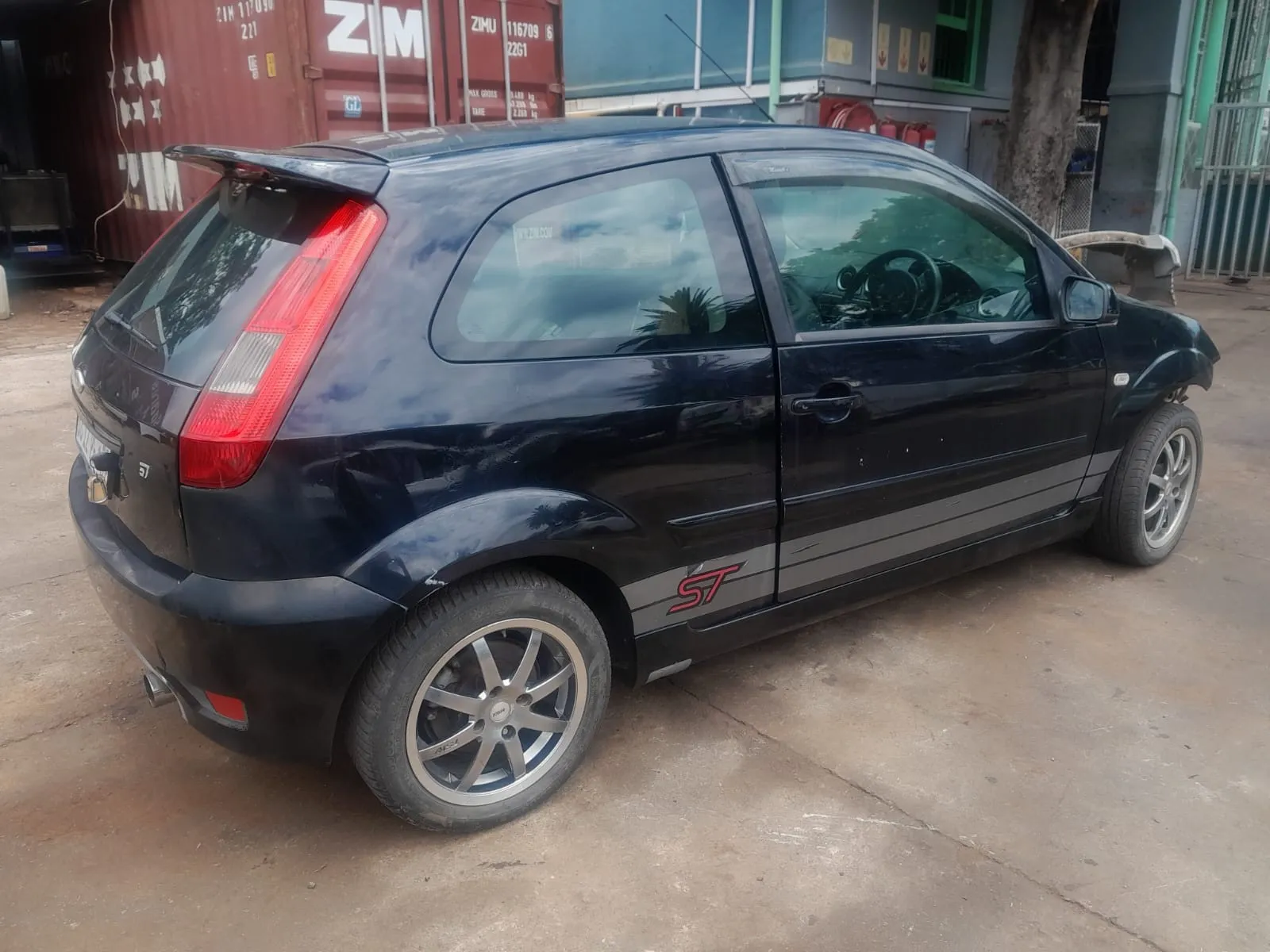 2007 Ford Fiesta  view 4