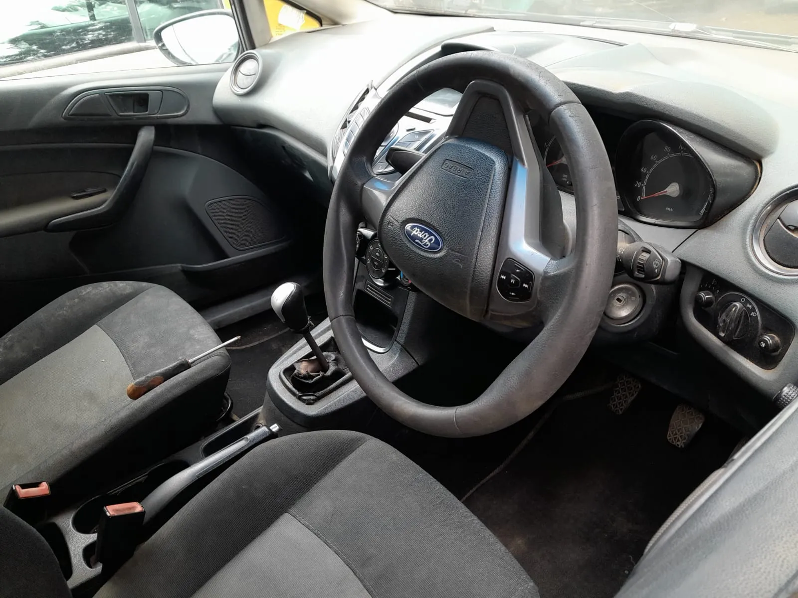 2007 Ford Fiesta  view 3