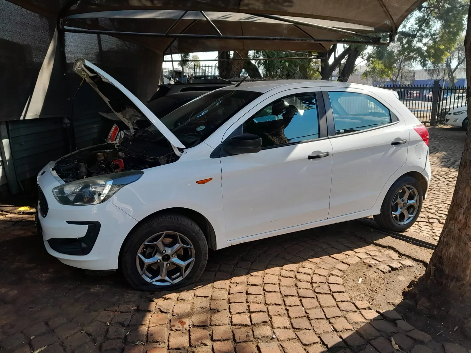 2018 Ford Figo  view 2