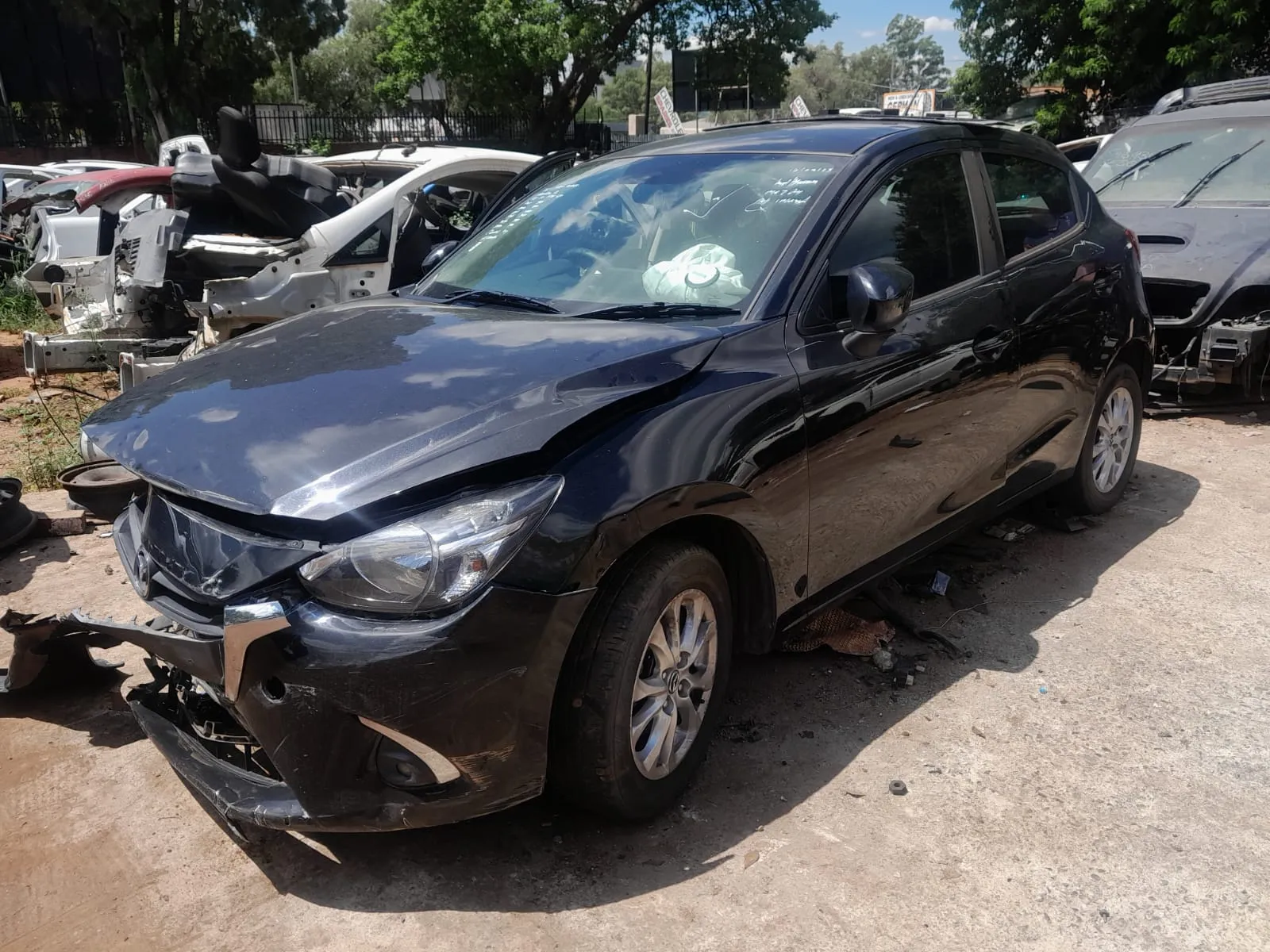 2016 Mazda 2  view 2