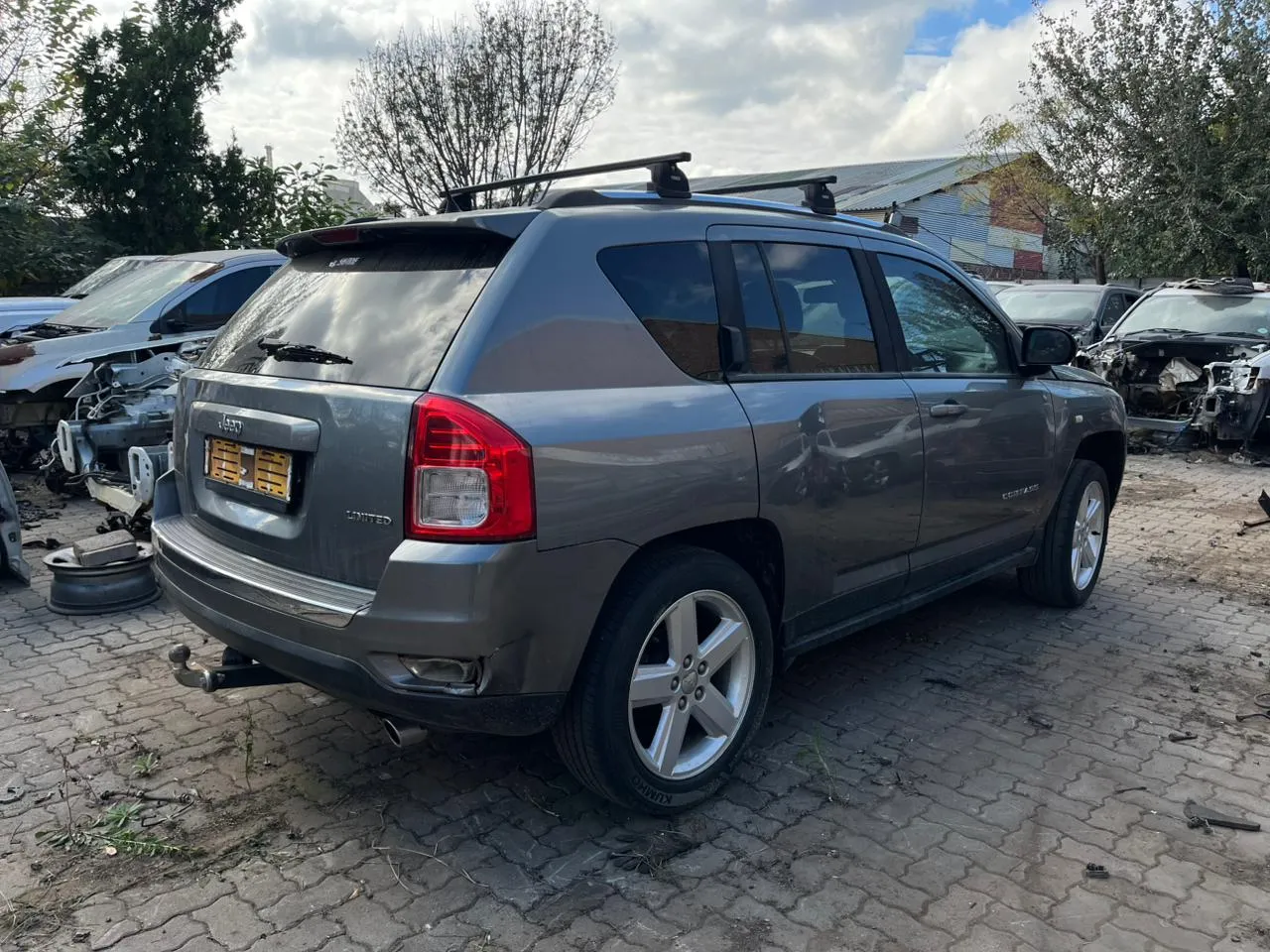 2013 Jeep Compass  view 5