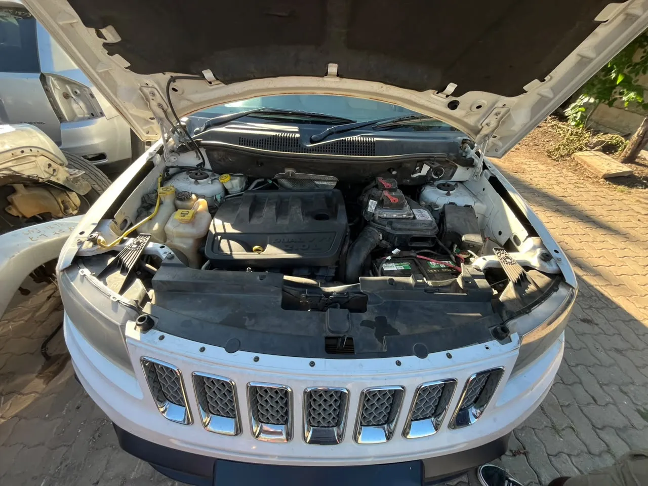 2015 Jeep Compass  view 3