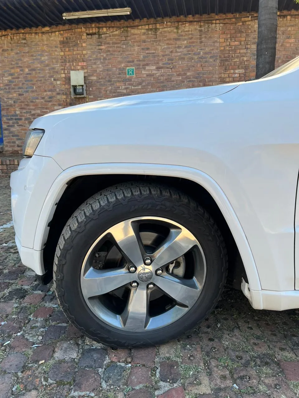 2014 Jeep Grand Cherokee  view 5