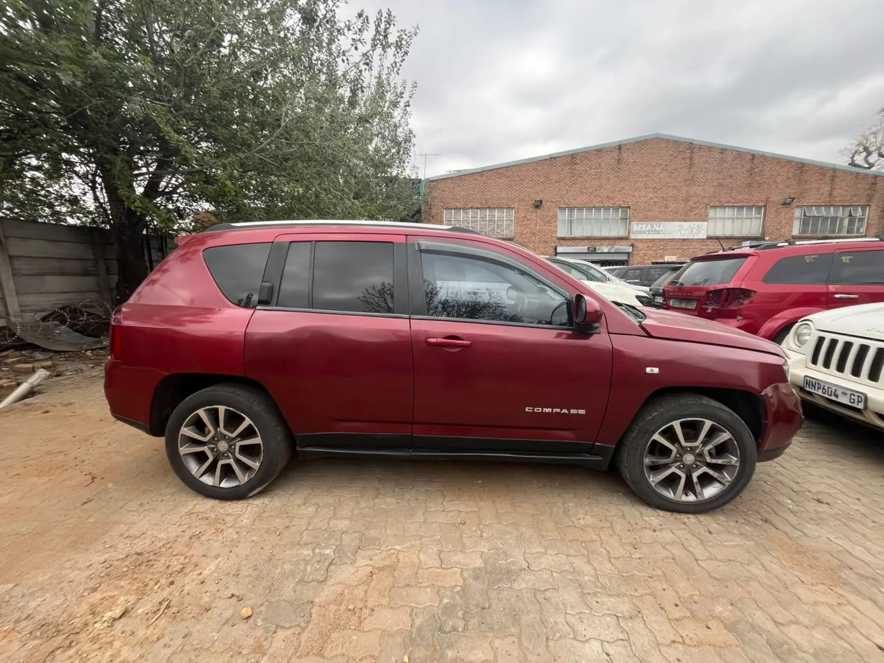 2014 Jeep Compass  view 3