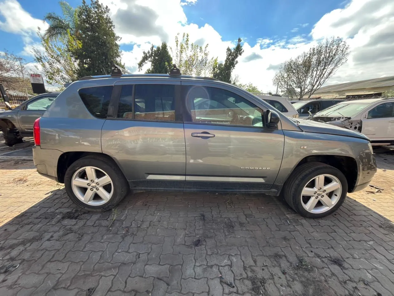 2013 Jeep Compass  view 4